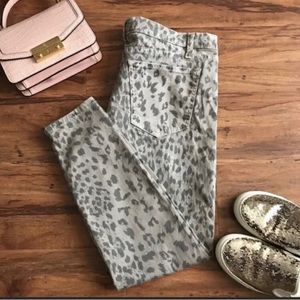 Current Elliott Size 29 Gray Leopard Stiletto Skinny Jeans.